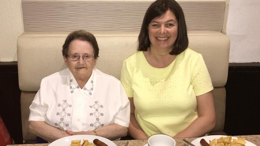 Side by Side volunteer Susan McNickle with Dorothy
