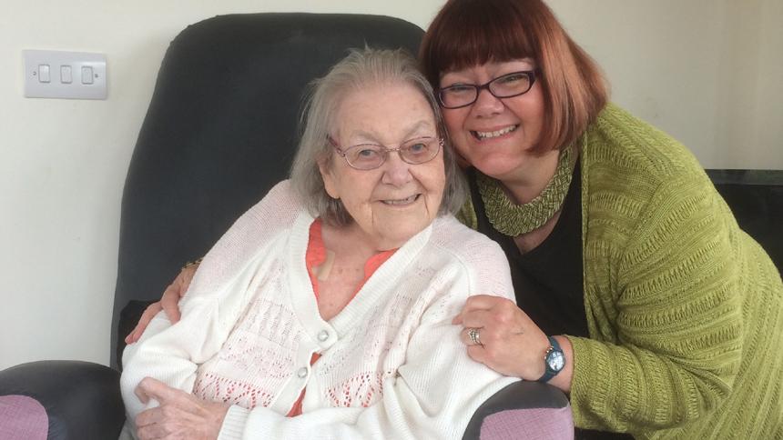 Michelle Pease and her late mum Dorothy