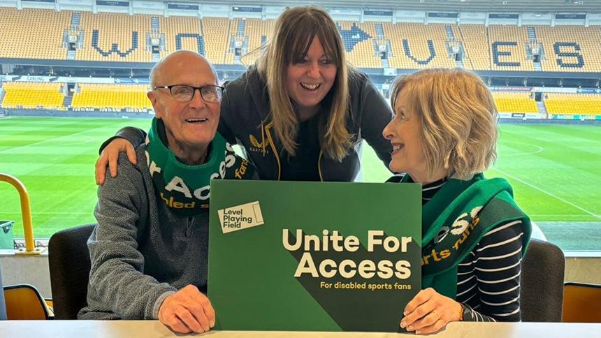 Laura Wright from Wolves FC with Frank and Alison Littleford